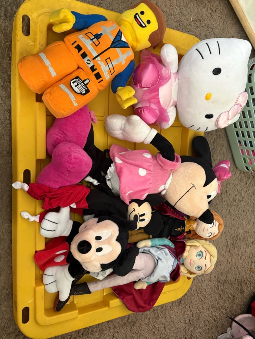 LOT OF RANDOM PLUSH ANIMALS - Picture 5 of 5